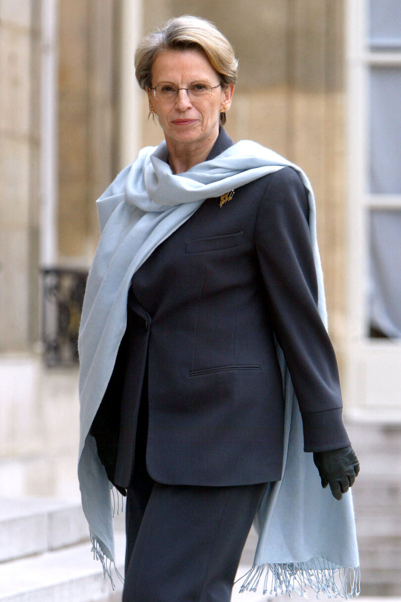 Michèle Alliot-Marie, en mars 2004, alors ministre de la Défense dans le gouvernement Raffarin.